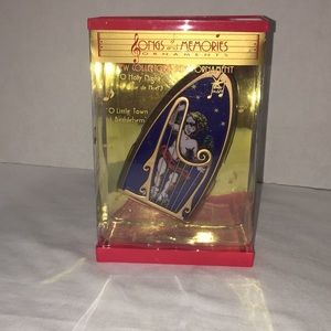 Vintage Song & Memories Ornament - NWT